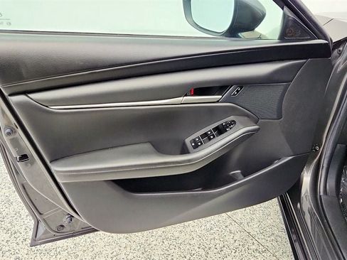 Used 2021 MAZDA MAZDA3 s FWD image 10