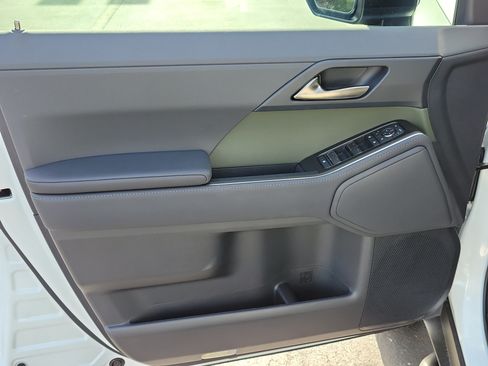 Used 2026 Lexus GX 550 AWD/4WD image 17