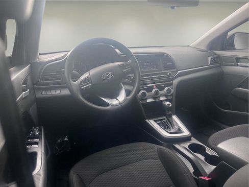 Used 2019 Hyundai Elantra SE w/ Cargo Package image 4