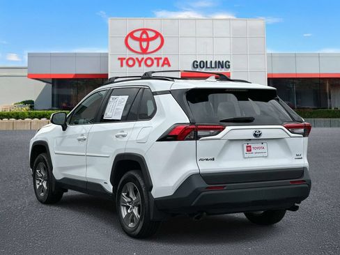 Used 2024 Toyota RAV4 XLE w/ Convenience Package AWD/4WD image 4