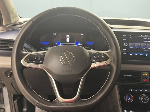 Used 2023 Volkswagen Taos SE FWD image 12