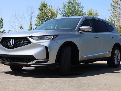 New 2026 Acura MDX SH-AWD image 3