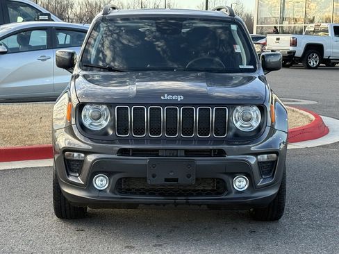 Used 2019 Jeep Renegade Latitude w/ Safety & Security Group II image 2