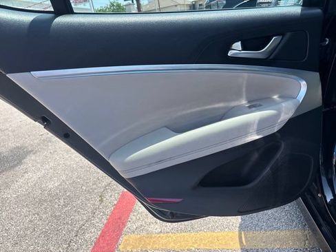 Used 2023 Genesis G70 2.0T RWD image 23
