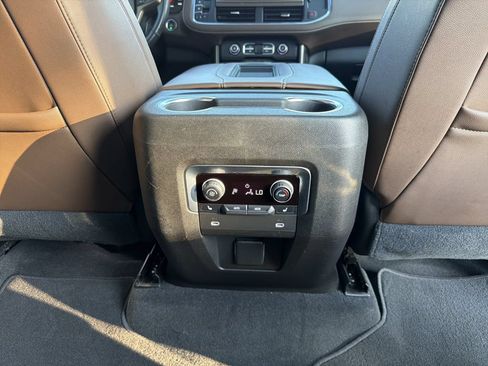 Used 2021 Chevrolet Tahoe High Country w/ Premium Package AWD/4WD image 23