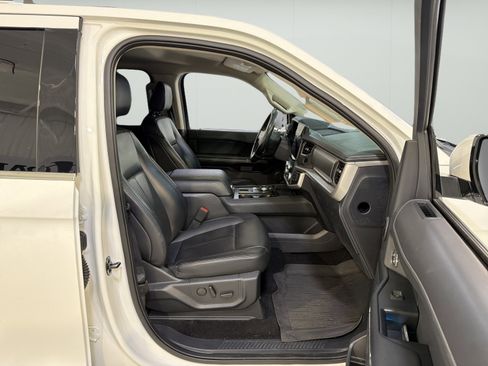 Used 2022 Ford Expedition Max XLT RWD image 14