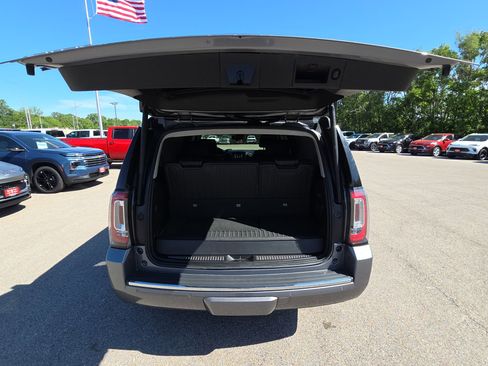 Used 2020 GMC Yukon Denali w/ Denali Premium Package AWD/4WD image 33