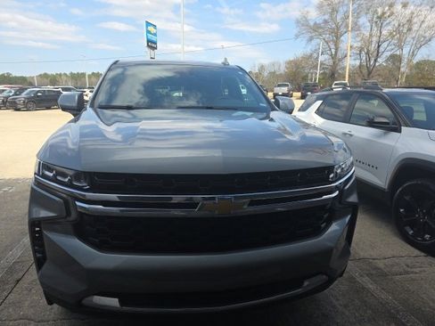 Used 2023 Chevrolet Suburban LS image 9