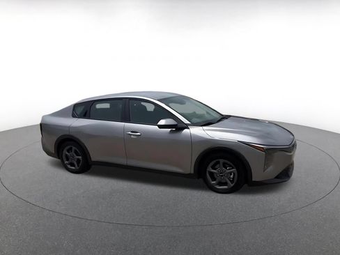 Used 2025 Kia K4 FWD image 2