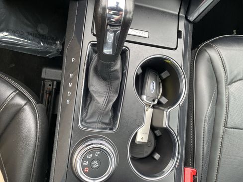 Used 2018 Ford Explorer Platinum AWD/4WD image 24