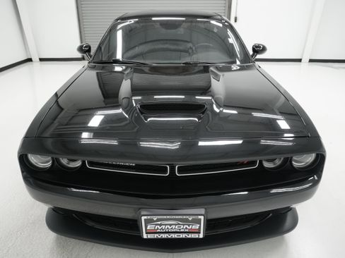 Used 2019 Dodge Challenger R/T RWD image 2