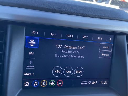 Used 2022 GMC Acadia SLE w/ Driver Convenience Package image 10