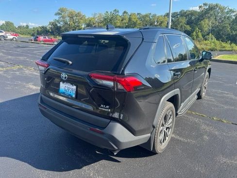 Used 2023 Toyota RAV4 XLE Premium AWD/4WD image 3