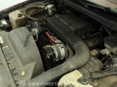 Used 1992 Oldsmobile Custom Cruiser RWD image 31