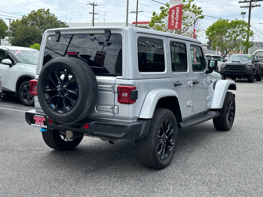 Used 2022 Jeep Wrangler Unlimited Sahara w/ Cold Weather Group AWD/4WD image 7