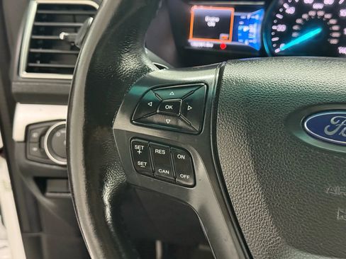 Used 2016 Ford Explorer XLT w/ Equipment Group 202A image 32