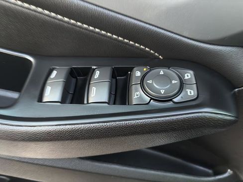 Used 2023 Chevrolet Traverse LT w/ LT Premium Package image 17