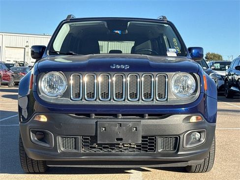 Used 2017 Jeep Renegade Latitude image 3