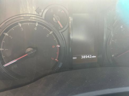 Used 2022 Toyota 4Runner SR5 RWD image 11