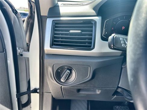 Used 2023 Volkswagen Atlas SE image 17