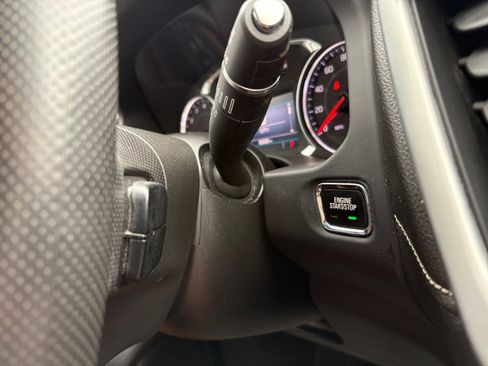 Used 2021 GMC Acadia SLE image 16