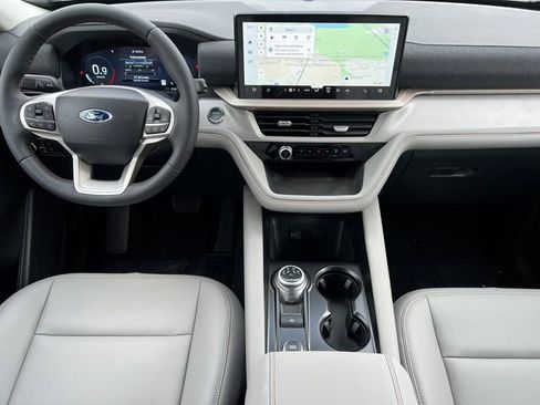 New 2026 Ford Explorer Active w/ Active Comfort Package AWD/4WD image 3