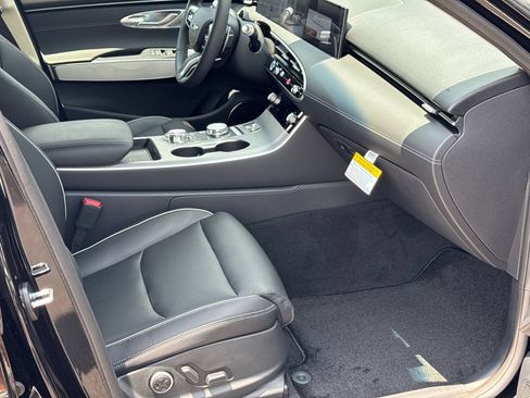 New 2026 Genesis GV70 2.5T Advanced w/ G1 Accessory Package AWD/4WD image 15