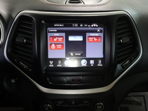Used 2018 Jeep Cherokee Limited AWD/4WD image 33