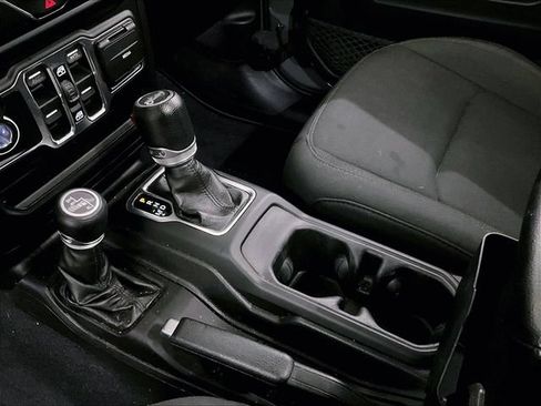 Used 2019 Jeep Wrangler Unlimited Sport S AWD/4WD image 16