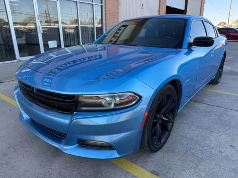 Used 2016 Dodge Charger R/T w/ Plus Group image 2