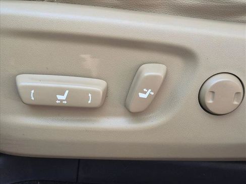 Used 2013 Toyota 4Runner Limited AWD/4WD image 4