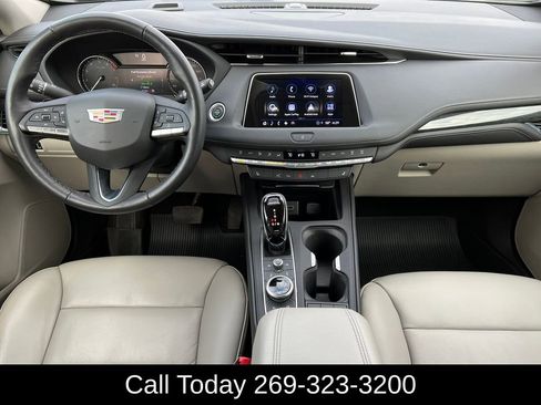 Used 2022 Cadillac XT4 Premium Luxury w/ Enhanced Visibility Package image 4