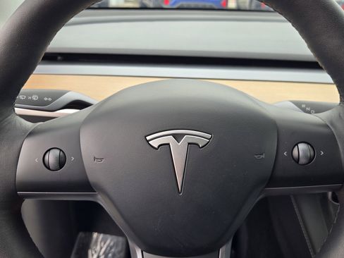 Used 2023 Tesla Model Y Long Range AWD/4WD image 22