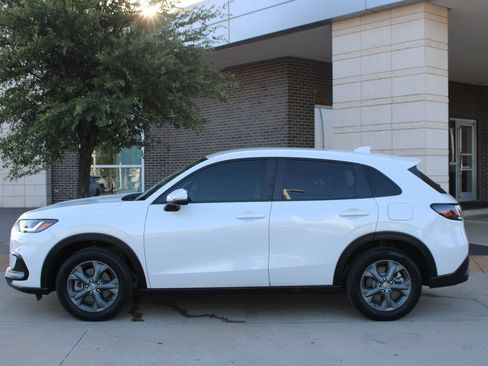 Used 2026 Honda HR-V LX image 3