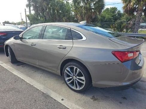 Used 2025 Chevrolet Malibu LT image 2