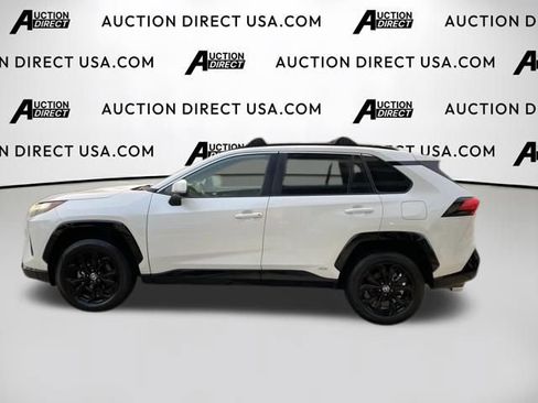 Used 2022 Toyota RAV4 SE w/ Convenience Package AWD/4WD image 3