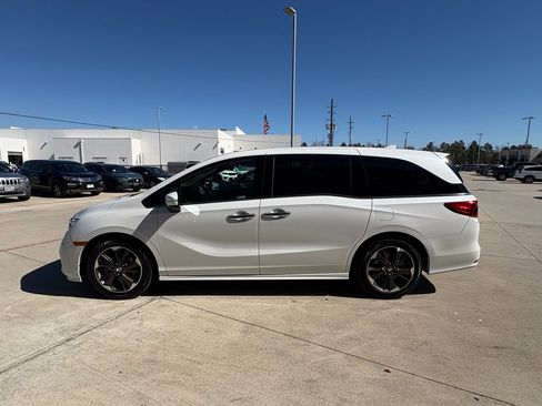 Certified 2024 Honda Odyssey Elite image 5