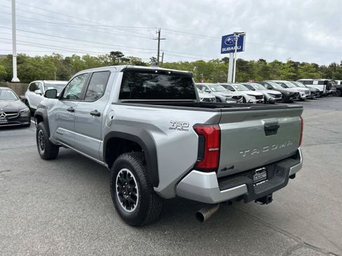 Used 2025 Toyota Tacoma TRD Off-Road AWD/4WD image 6