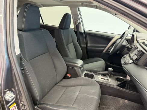 Used 2017 Toyota RAV4 XLE AWD/4WD image 18