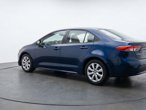 Used 2025 Toyota Corolla LE image 6