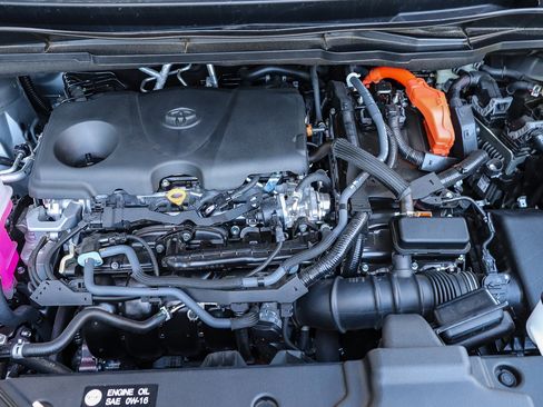 Used 2025 Toyota Sienna Platinum image 29