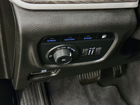 Used 2022 Jeep Grand Cherokee Limited 4xe AWD/4WD image 17