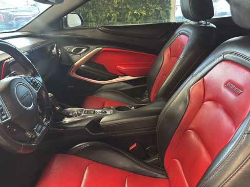 Used 2016 Chevrolet Camaro SS RWD image 15