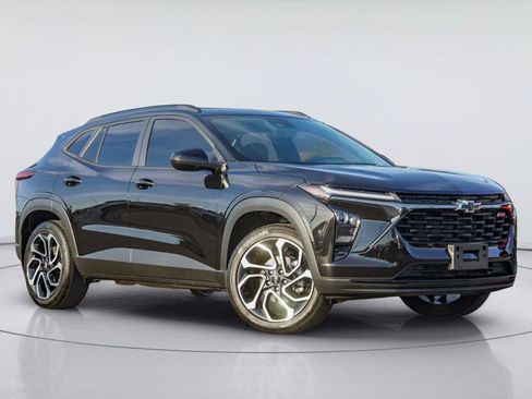 Used 2024 Chevrolet Trax RS w/ Driver Confidence Package FWD image 1