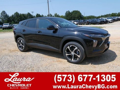 New 2026 Chevrolet Trax RS w/ Sunroof Package FWD image 1