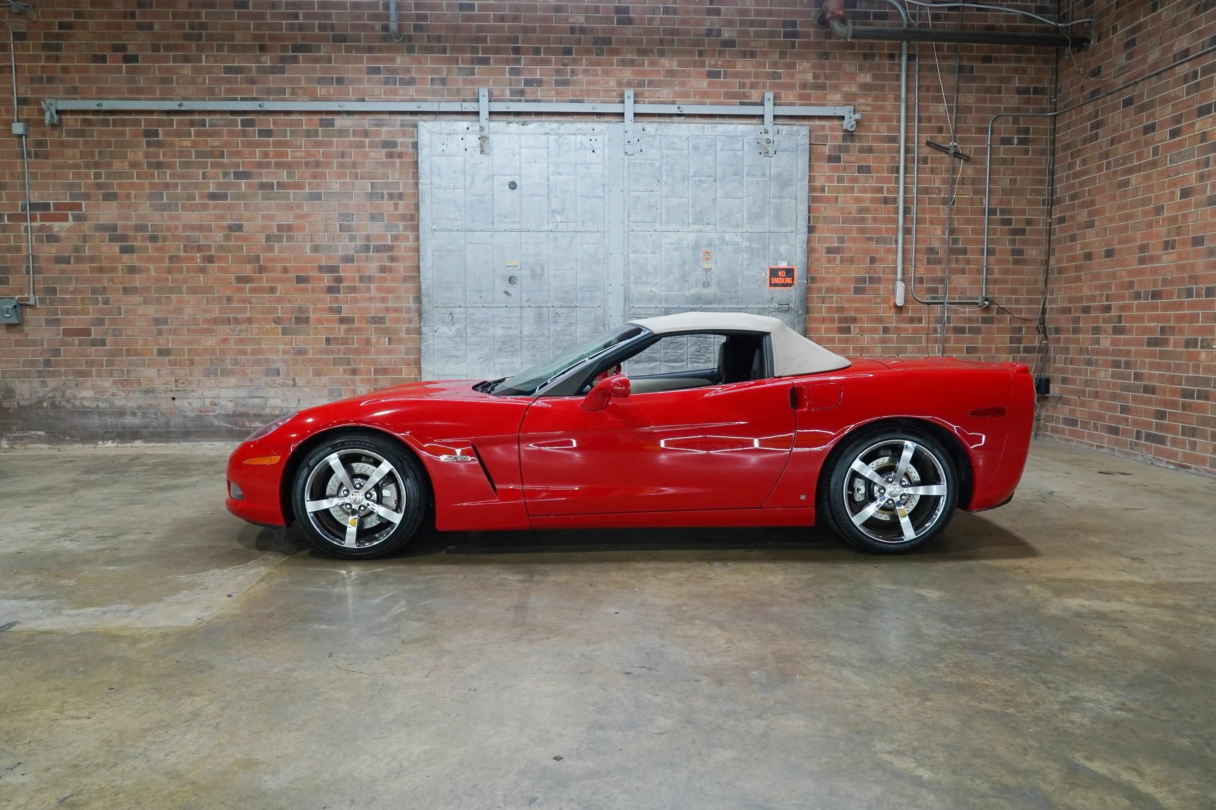 Used 2008 Chevrolet Corvette Convertible w/ Preferred Equipment Group RWD image 1