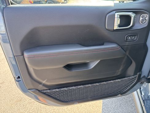 New 2025 Jeep Gladiator Rubicon image 17