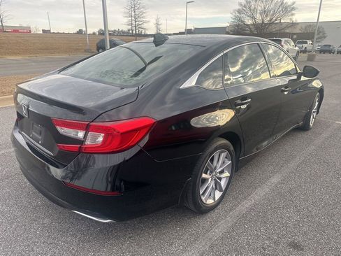 Used 2021 Honda Accord LX image 4