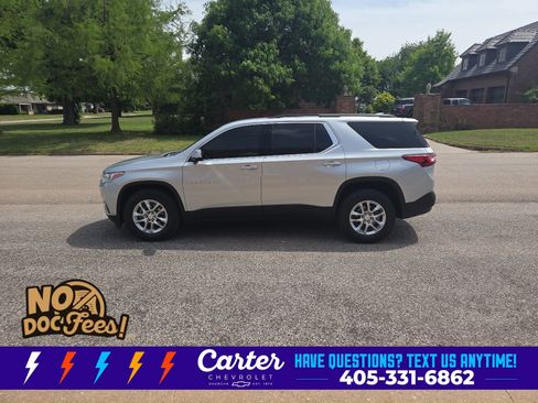 Used 2020 Chevrolet Traverse LT w/ Driver Confidence II Package FWD image 6