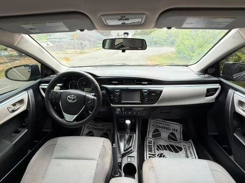 Used 2016 Toyota Corolla LE FWD image 4